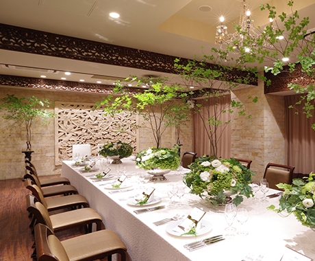 着席にて最大35名様まで可能なヴィラ会場。完全個室空間です。