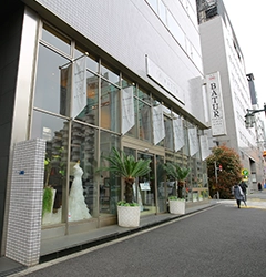 最大600名様OK！レイアウトが自由自在だから人数に応じた会場をご用意いたします！