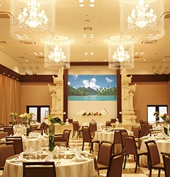 最大600名様OK！レイアウトが自由自在だから人数に応じた会場をご用意いたします！